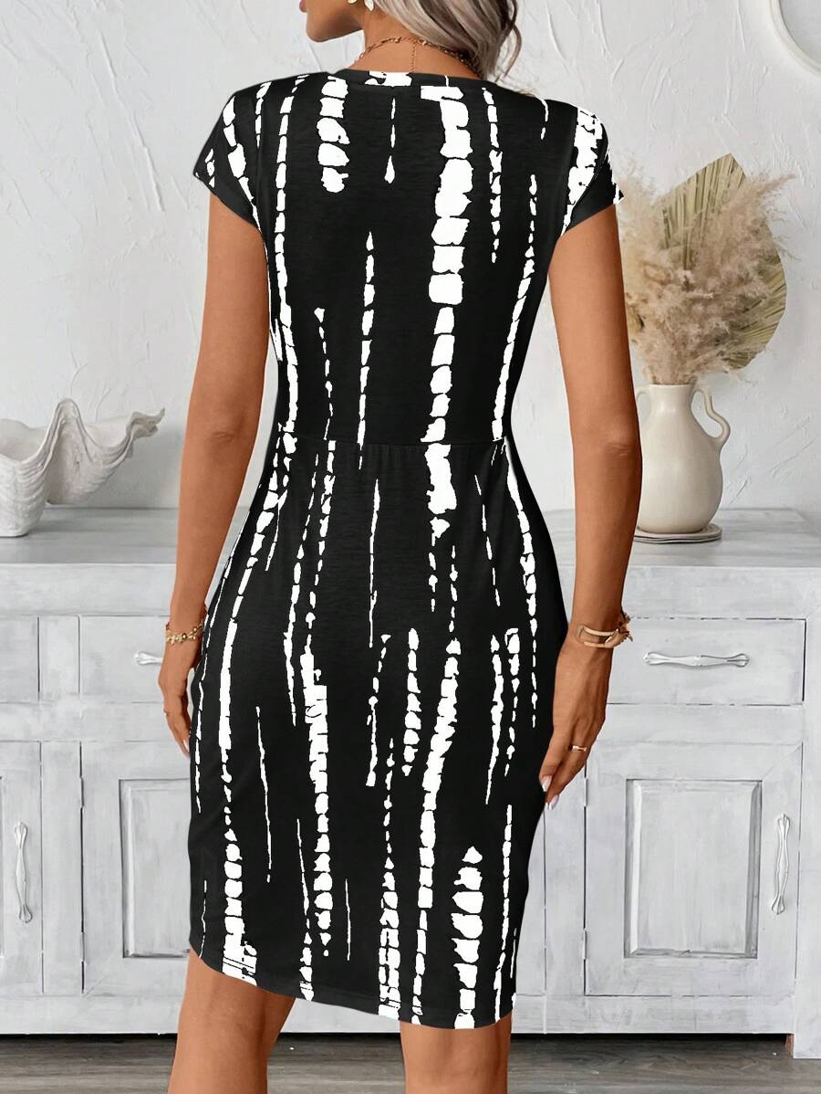 Vestido Midi Justo com Detalhe Torcido e Botões - La Lecce