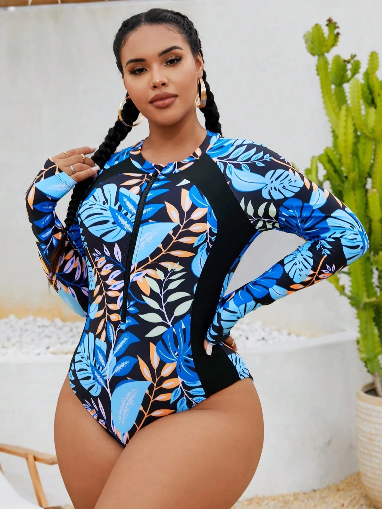 Maiô Plus Size com Zíper e Botão