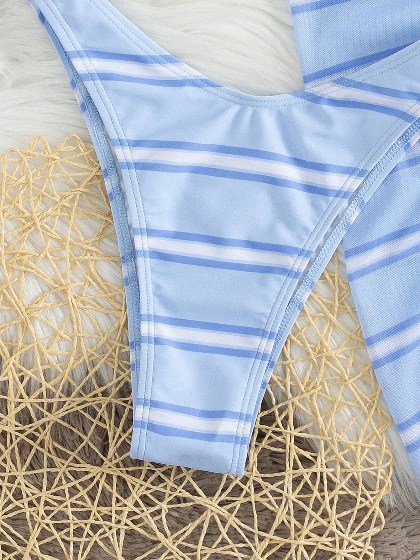 Conjunto Biquíni 3 Peças Azul com Decote nas Costas