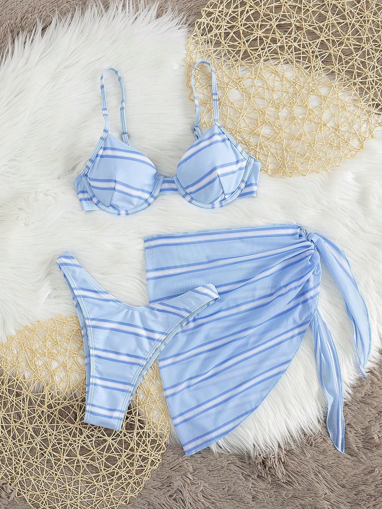 Conjunto Biquíni 3 Peças Azul com Decote nas Costas