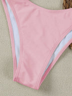 Biquíni Bandeau com Anel e Corte Alto