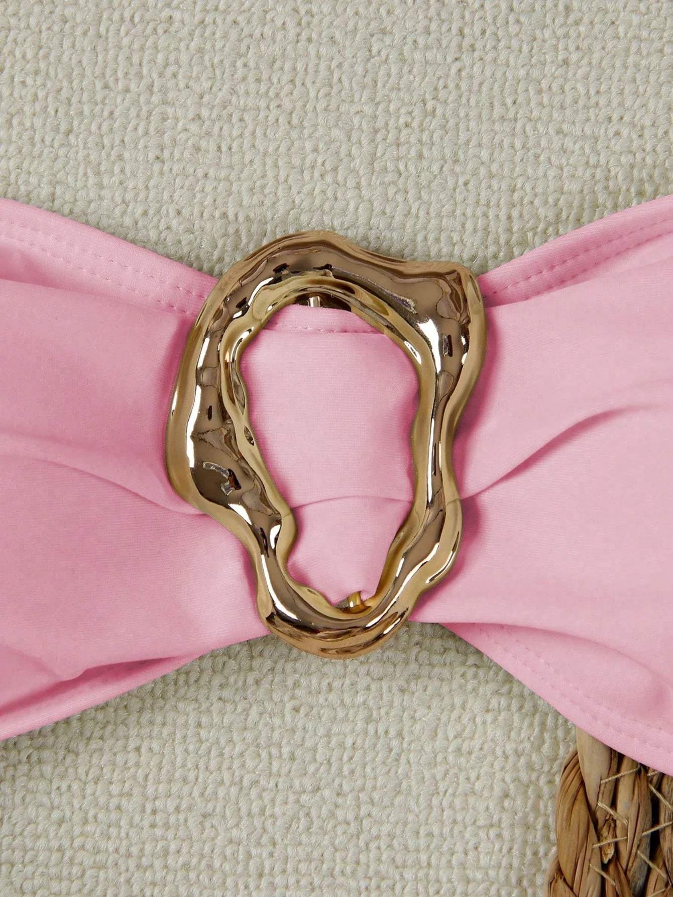 Biquíni Bandeau com Anel e Corte Alto