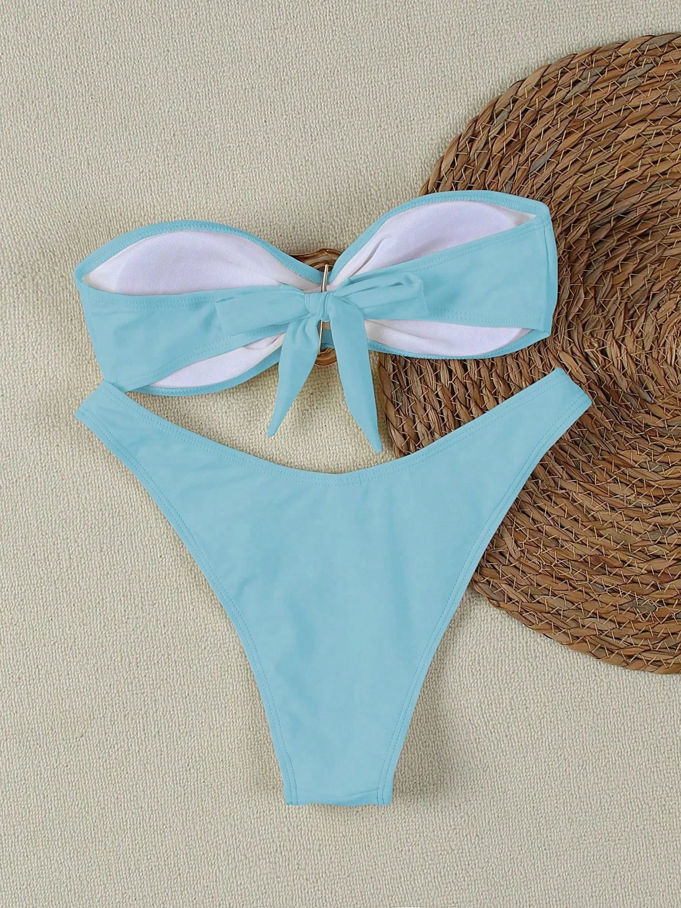 Biquíni Bandeau com Anel e Corte Alto