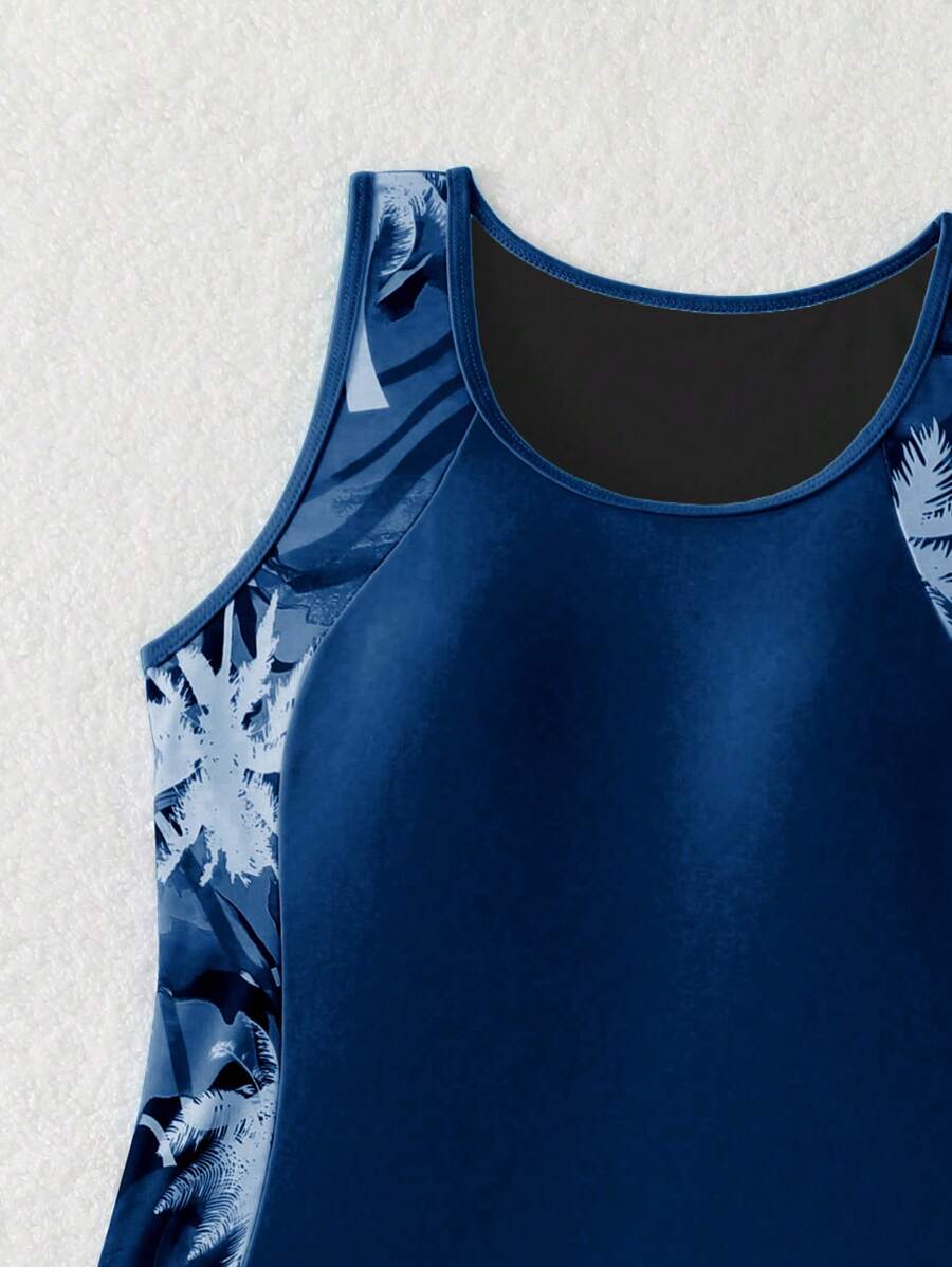 Conjunto de Praia 2 Peças com Regata e Saia Shorts Estampada