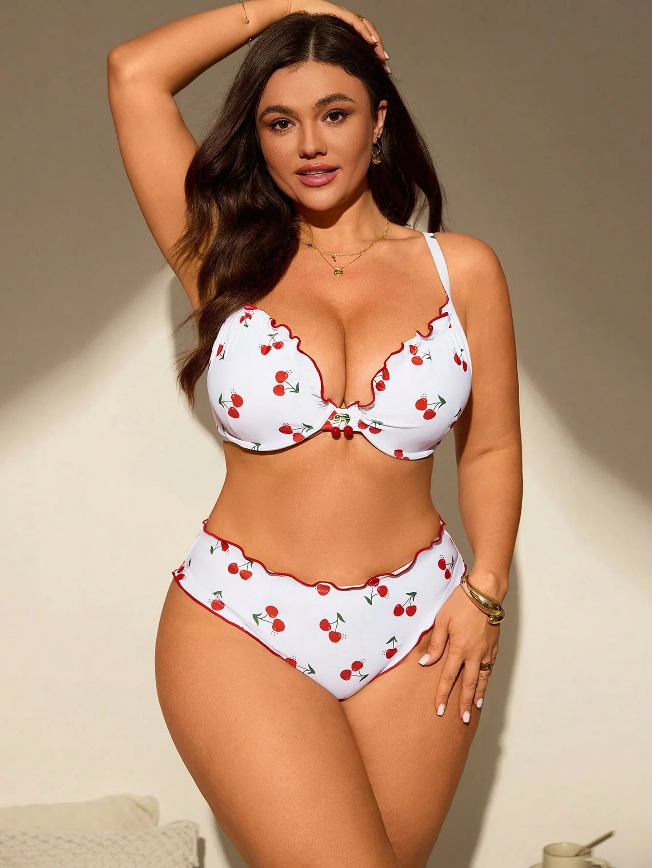 Biquíni Plus Size Decote V com Contraste