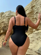 Maiô Plus Size com Recortes Vazados