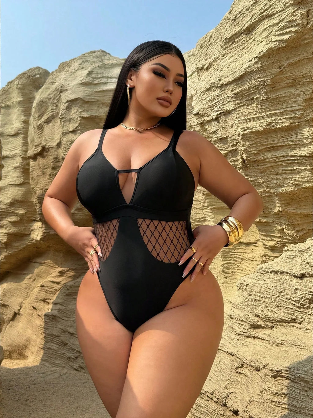 Maiô Plus Size com Recortes Vazados