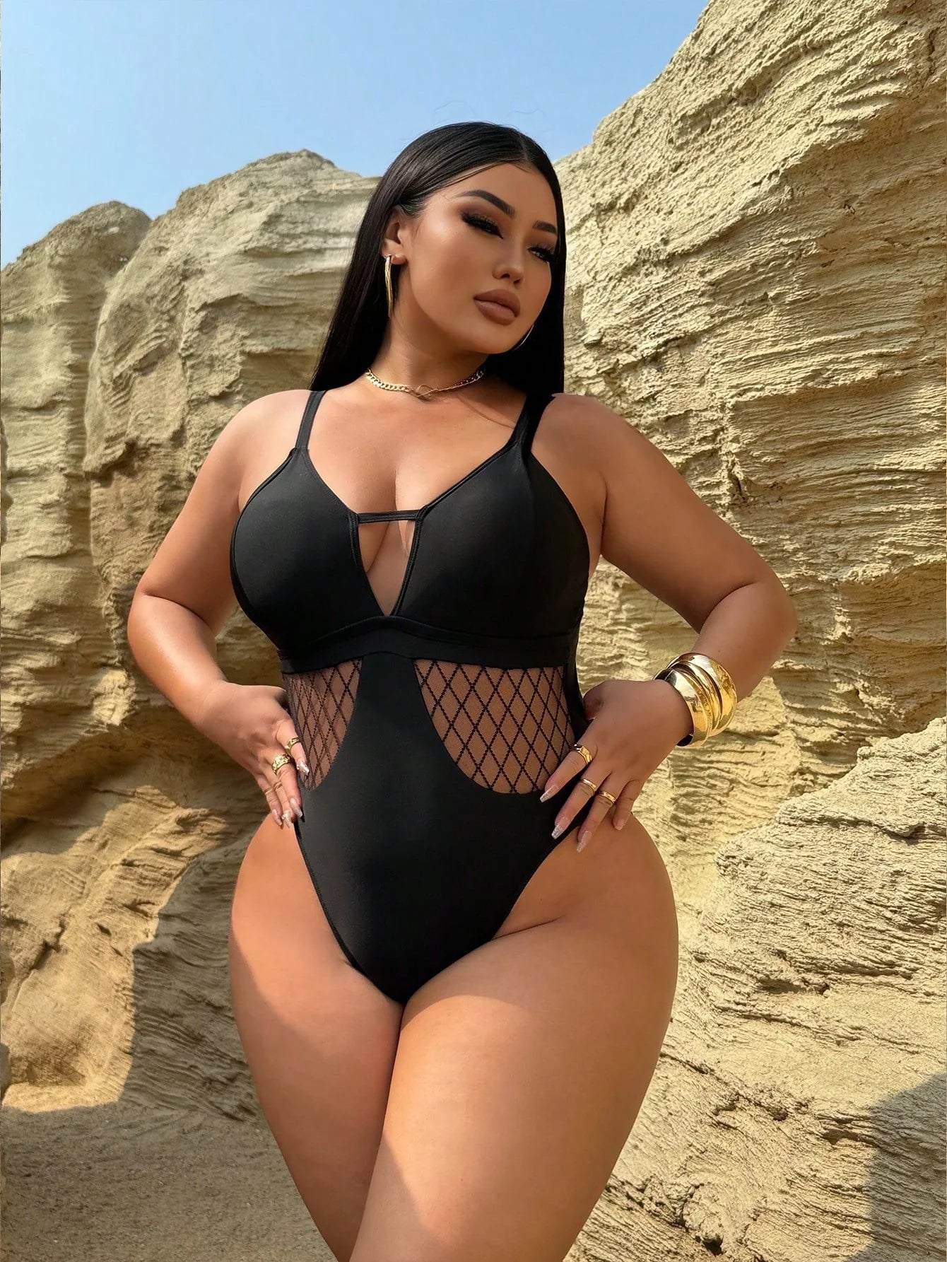 Maiô Plus Size com Recortes Vazados