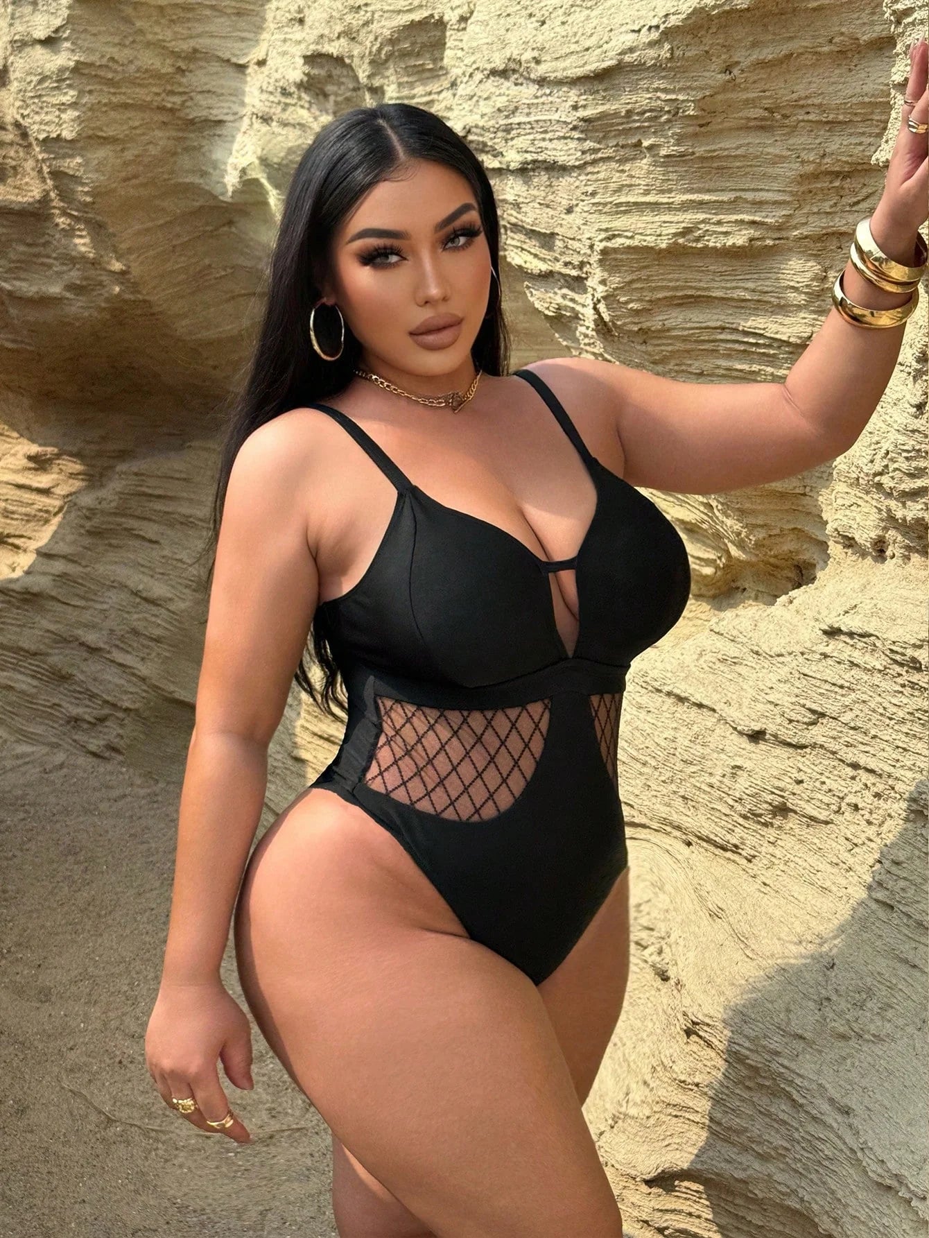 Maiô Plus Size com Recortes Vazados