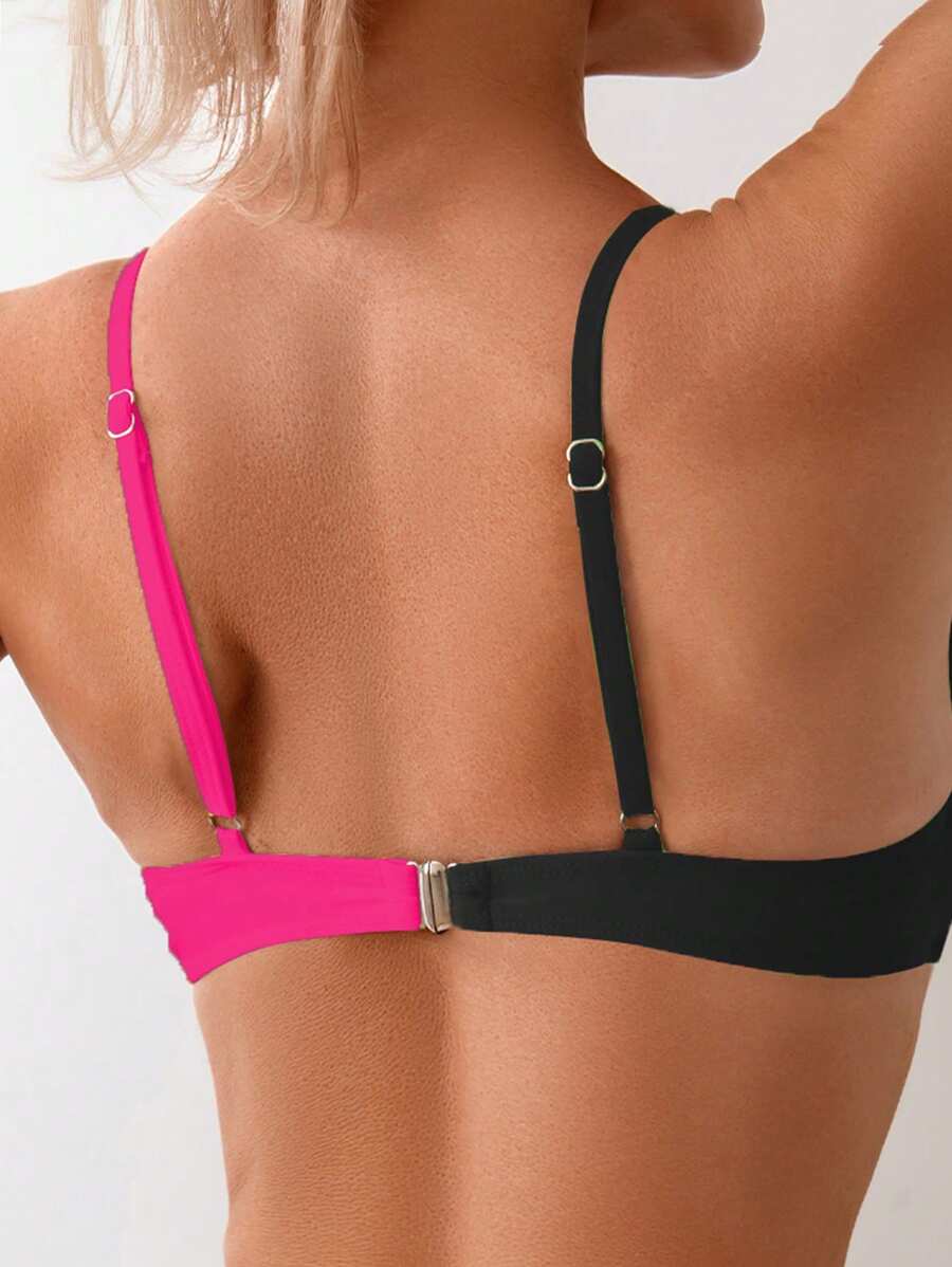 Biquíni Bicolor com Torção Frontal e Cintura Alta