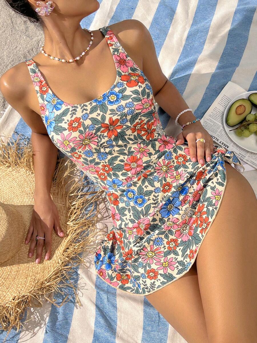Conjunto de Praia com Saia Transpassada e Nó Lateral