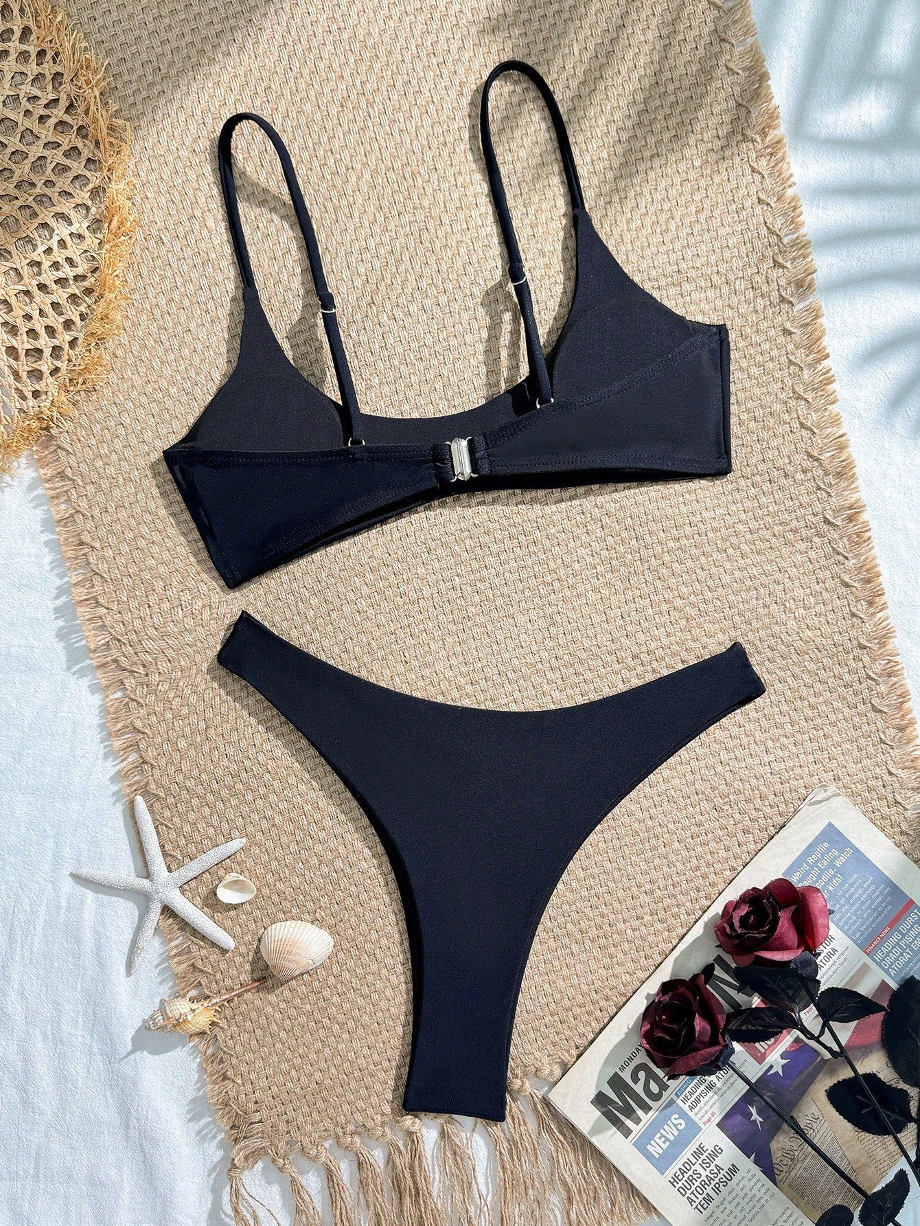 Biquíni Bandeau Minimalista com Fivela