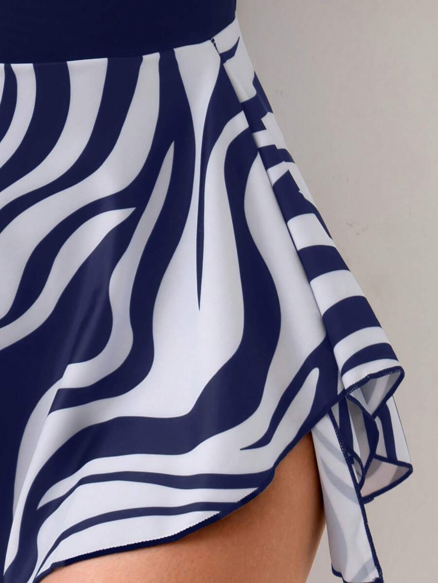 Conjunto de Praia com Saia Transpassada e Nó Lateral