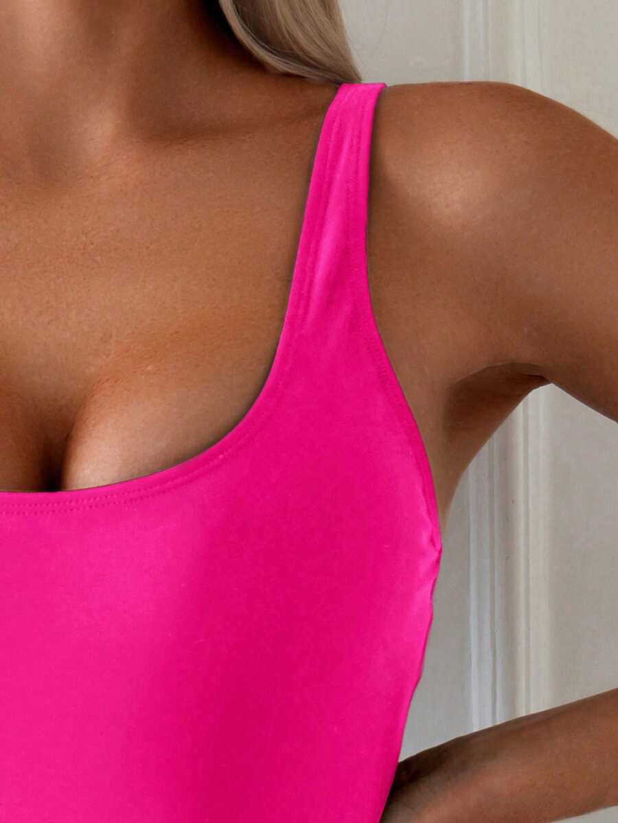 Conjunto de Praia com Saia Transpassada e Nó Lateral