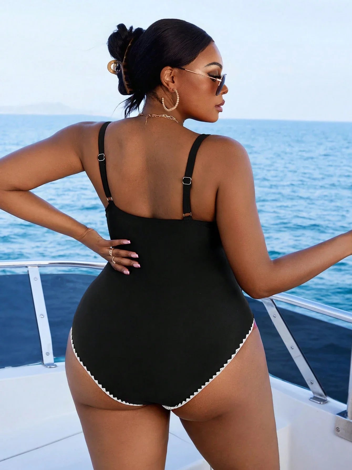 Maiô Plus Size Listrado Ziguezague