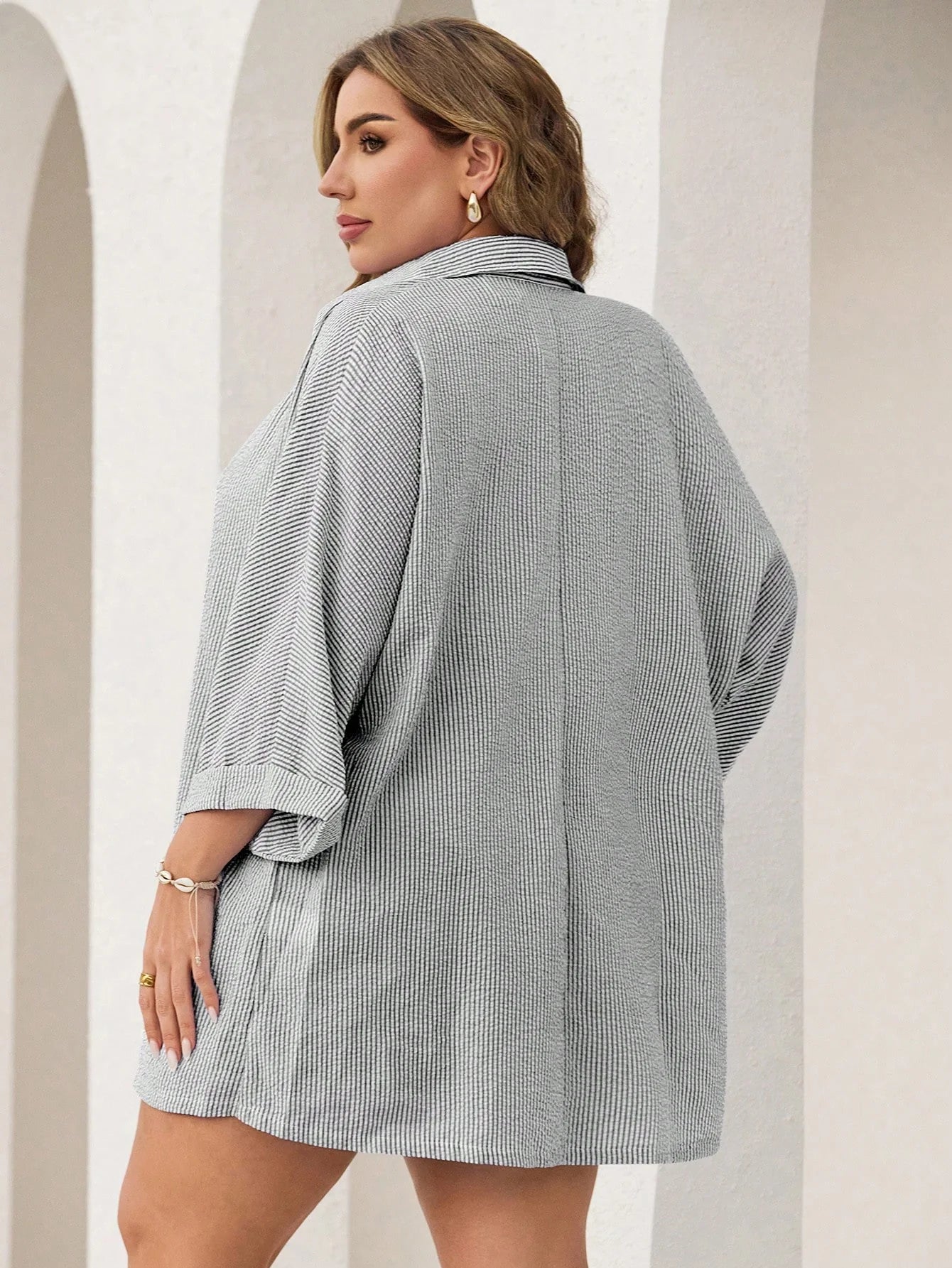 Conjunto Plus Size Listrado com Botões
