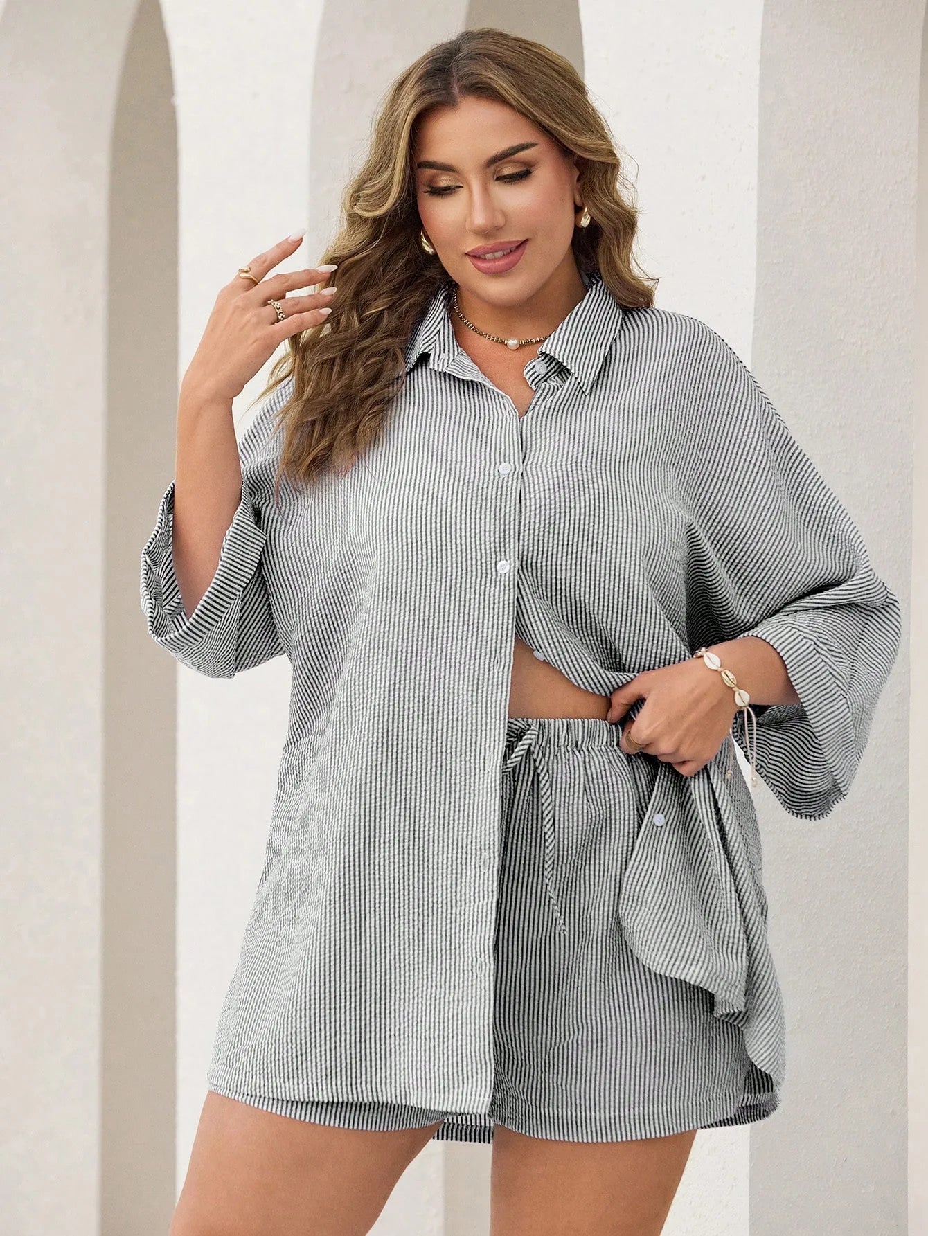 Conjunto Plus Size Listrado com Botões