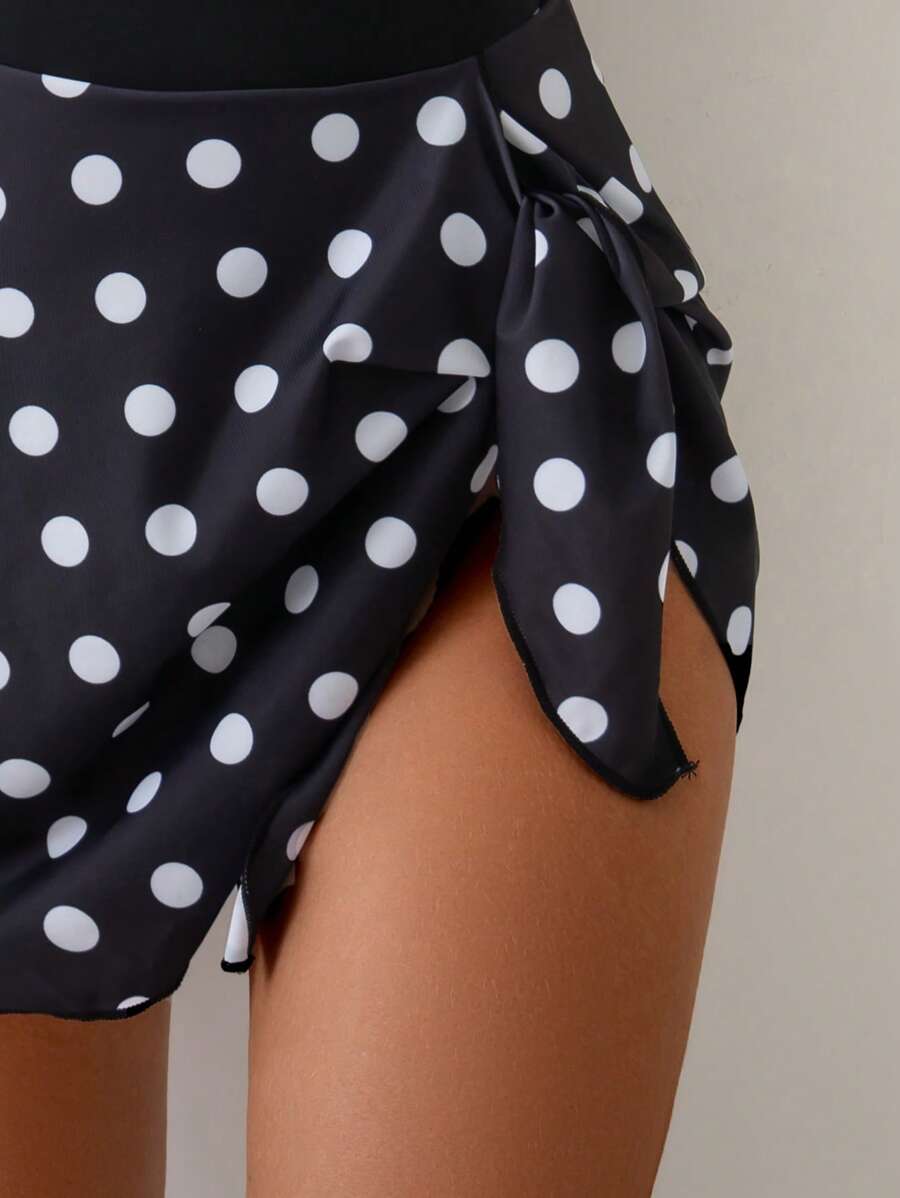 Conjunto de Praia com Saia Transpassada e Nó Lateral