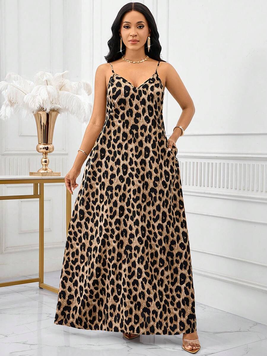 Vestido Longo Floral Decote V com Aplicação de Rosa 3D - La Lecce