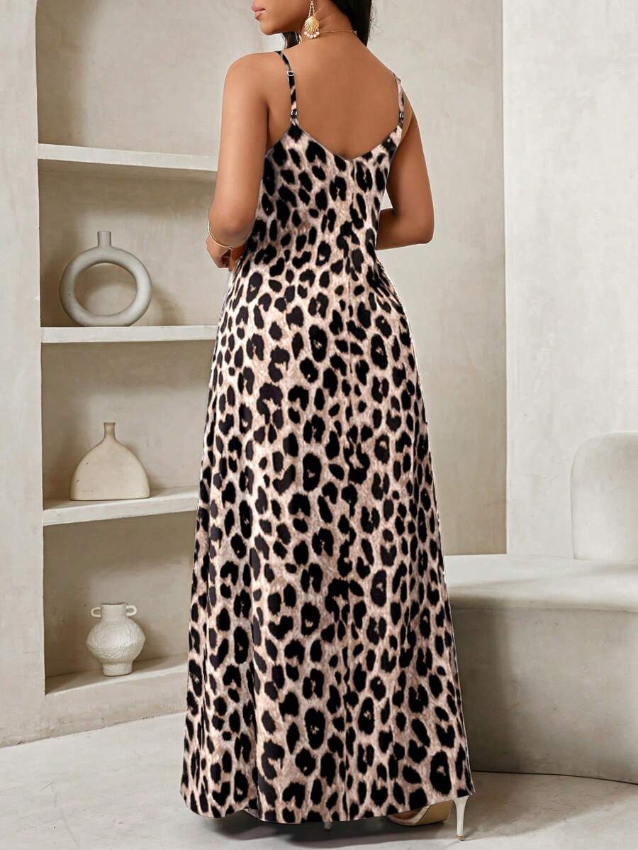 Vestido Longo Floral Decote V com Aplicação de Rosa 3D - La Lecce