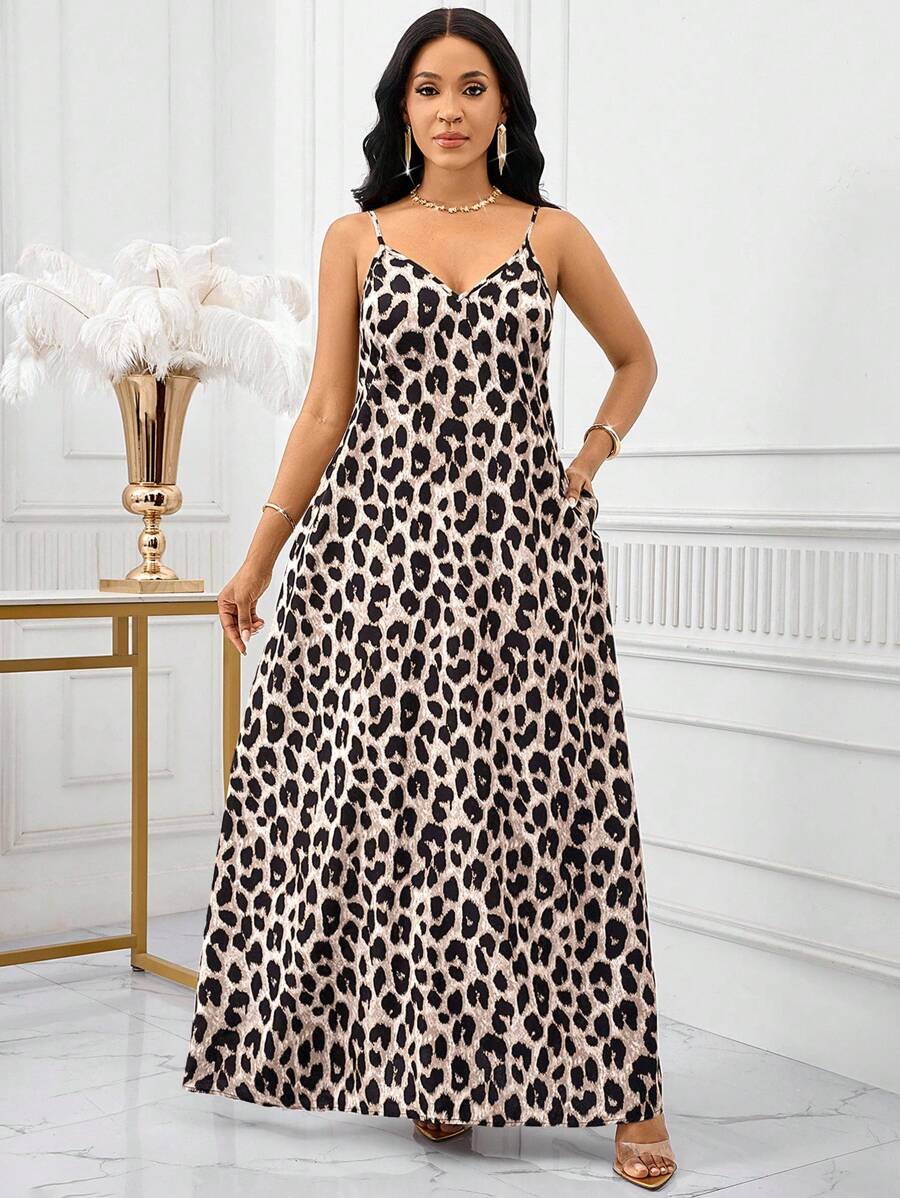 Vestido Longo Floral Decote V com Aplicação de Rosa 3D - La Lecce