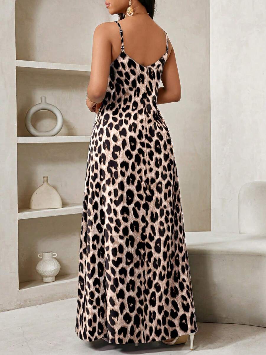 Vestido Longo Floral Decote V com Aplicação de Rosa 3D - La Lecce