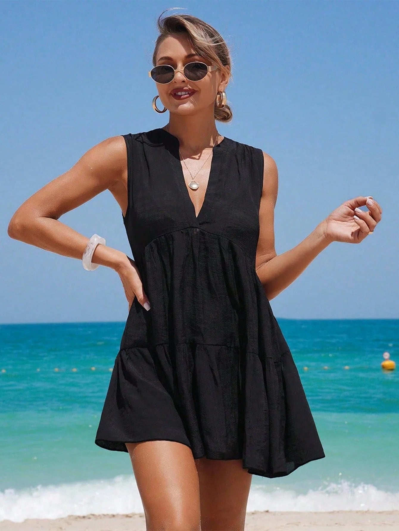 Saída de Praia Vestido Preto com Nó e Babado