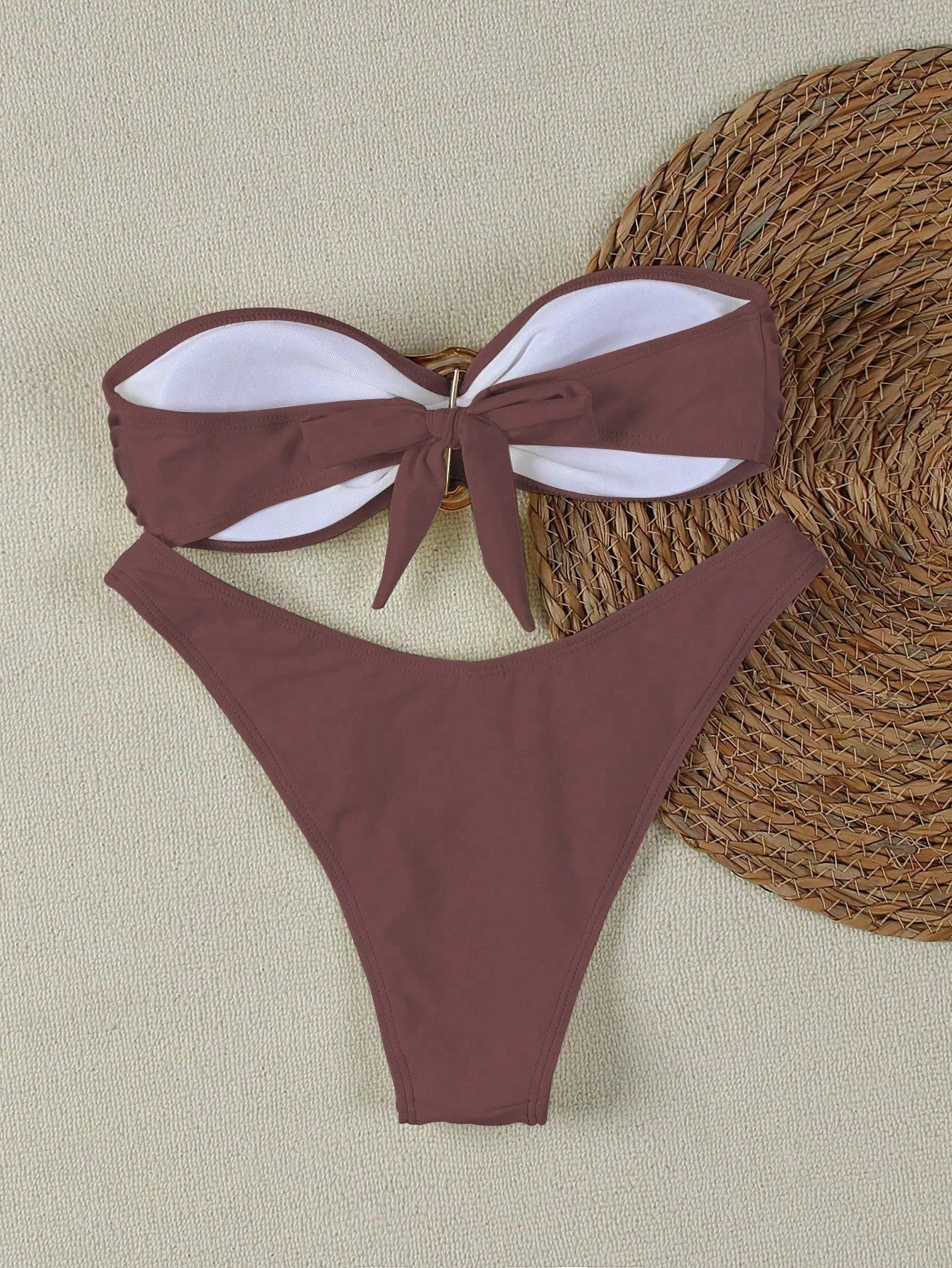Biquíni Bandeau com Anel e Corte Alto
