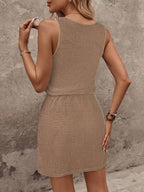 Vestido Curto Decote Quadrado com Cinto e Amarração - La Lecce
