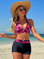 Conjunto de Biquíni Tropical com Decote Halter e Shorts