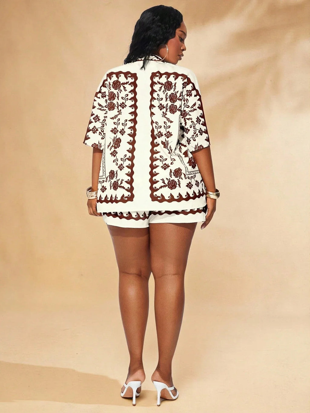 Conjunto Plus Size com Ombro Caído
