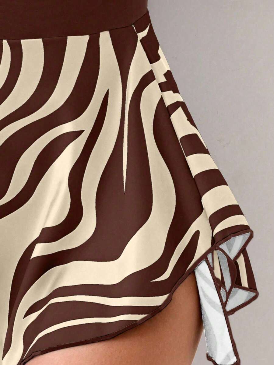 Conjunto de Praia com Saia Transpassada e Nó Lateral