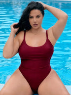 Maiô Plus Size com Recorte nas Costas