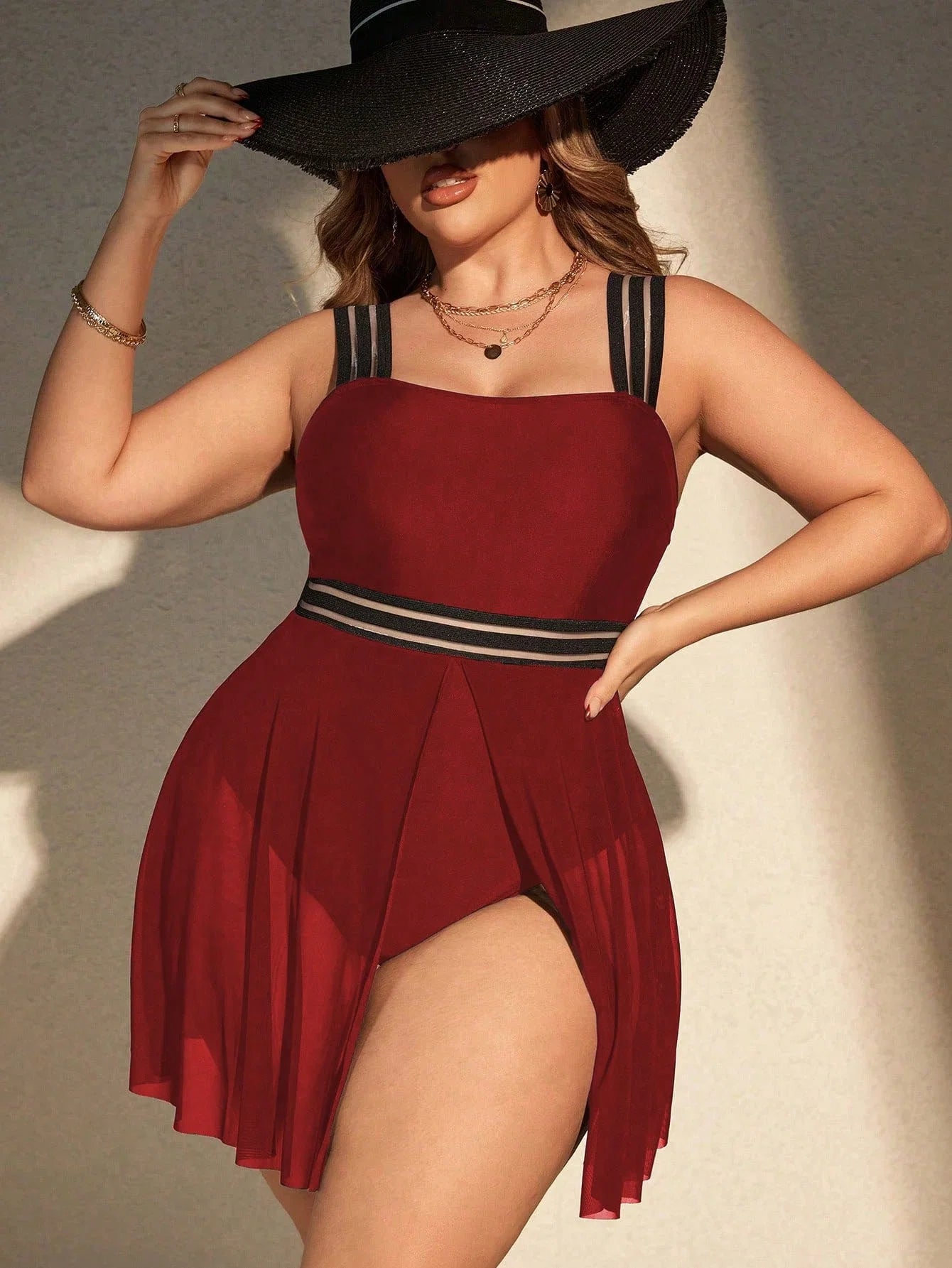 Maiô Plus Size com Saia Longa