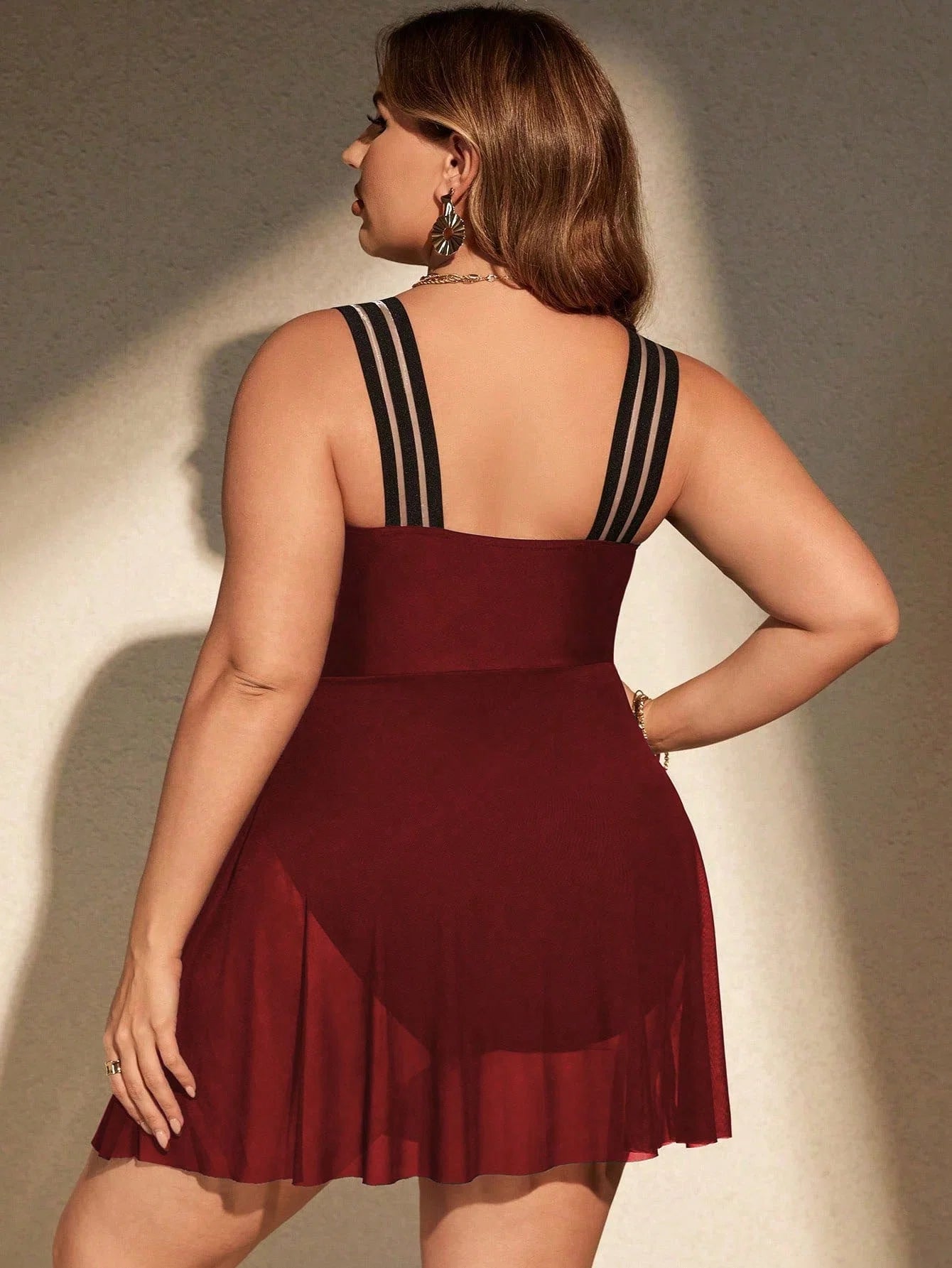 Maiô Plus Size com Saia Longa