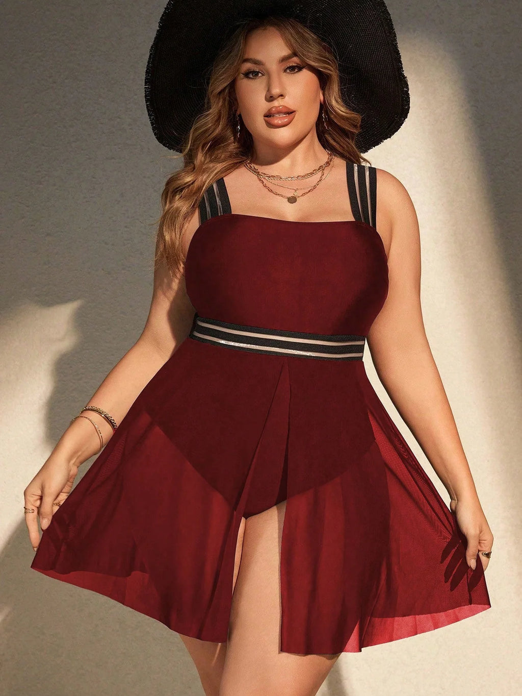 Maiô Plus Size com Saia Longa