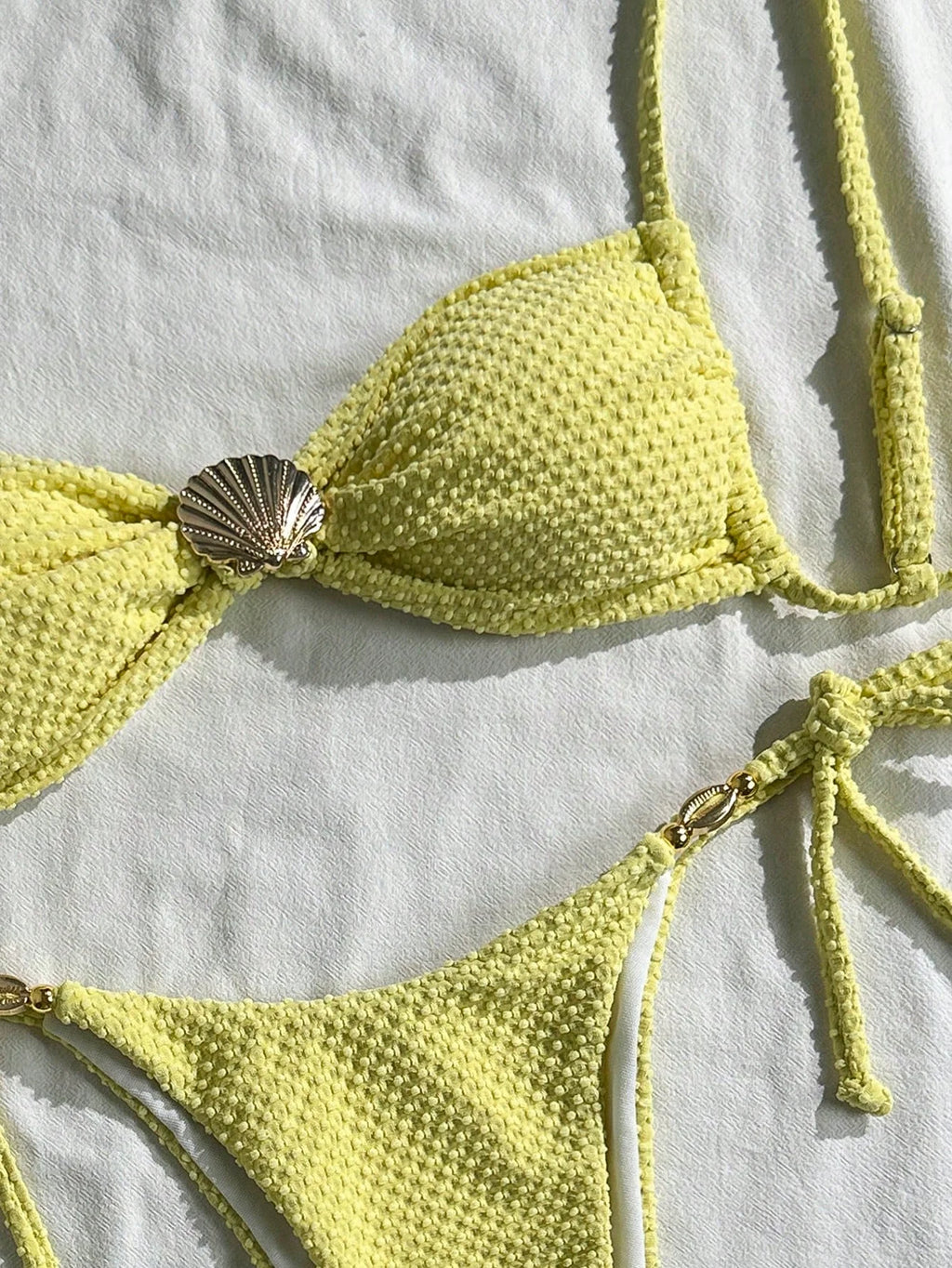 Biquíni Alças Finas com Tie Back e Nó Lateral