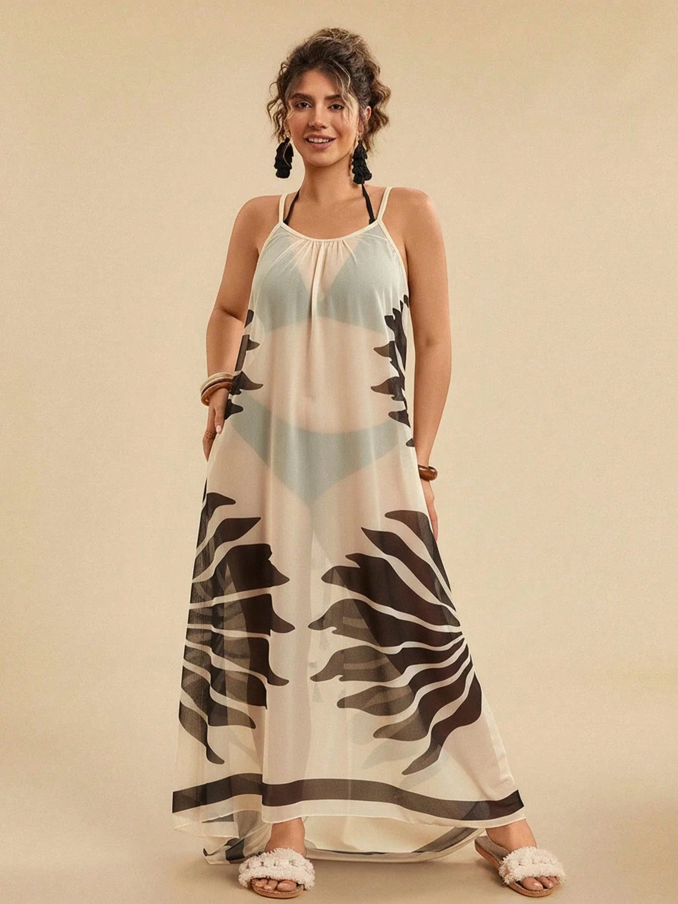 Saída de Praia Plus Size com Ziguezague