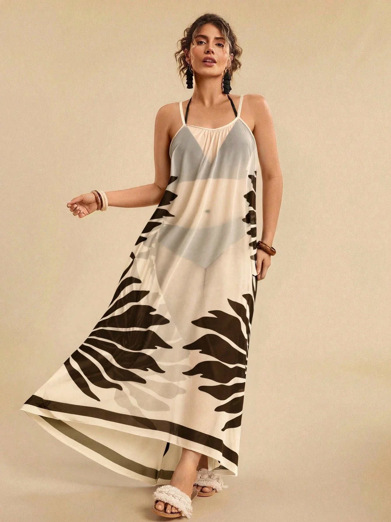 Saída de Praia Plus Size com Ziguezague