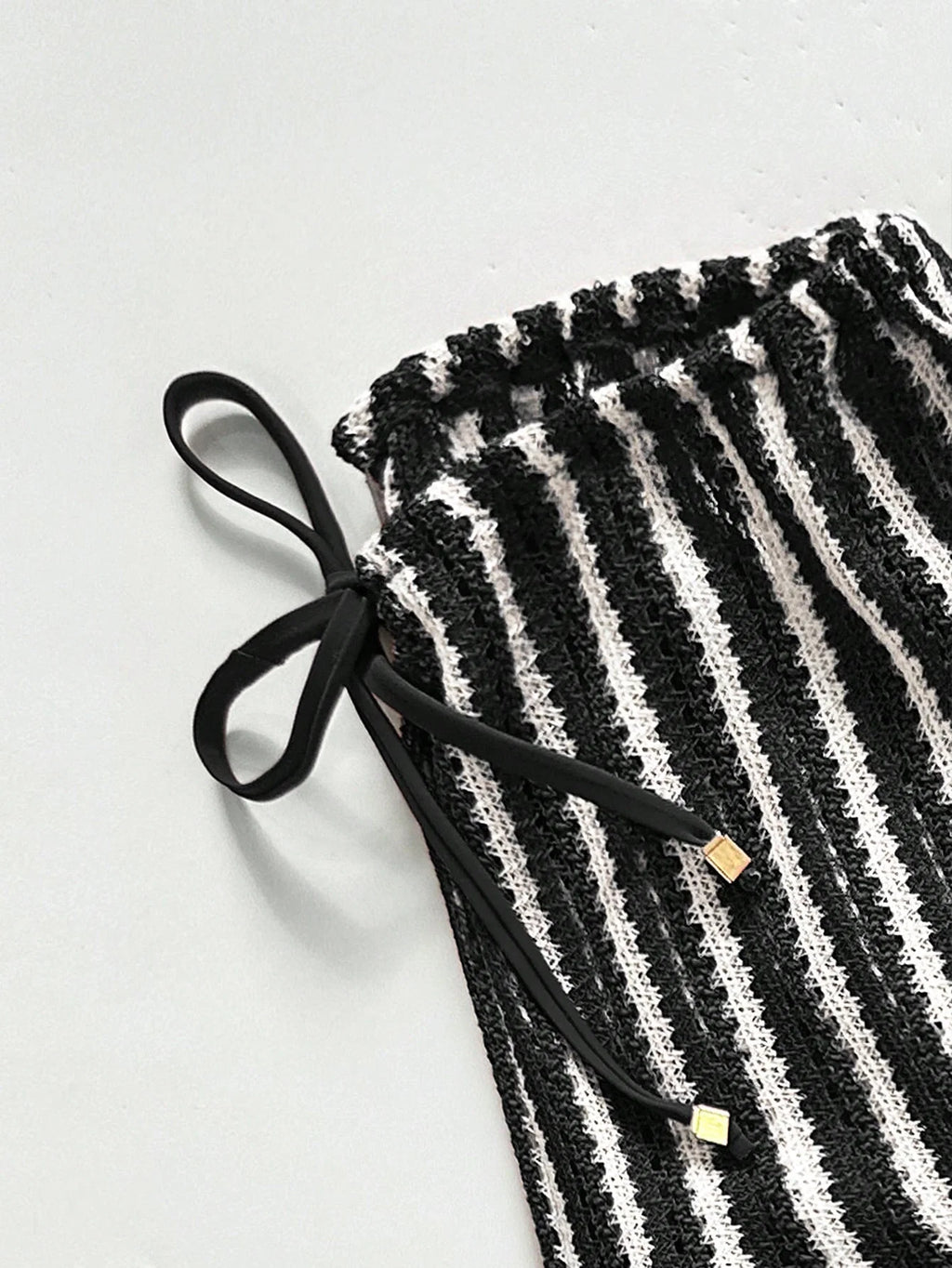 Conjunto de Biquíni Triangular com Top Longo 3 Peças