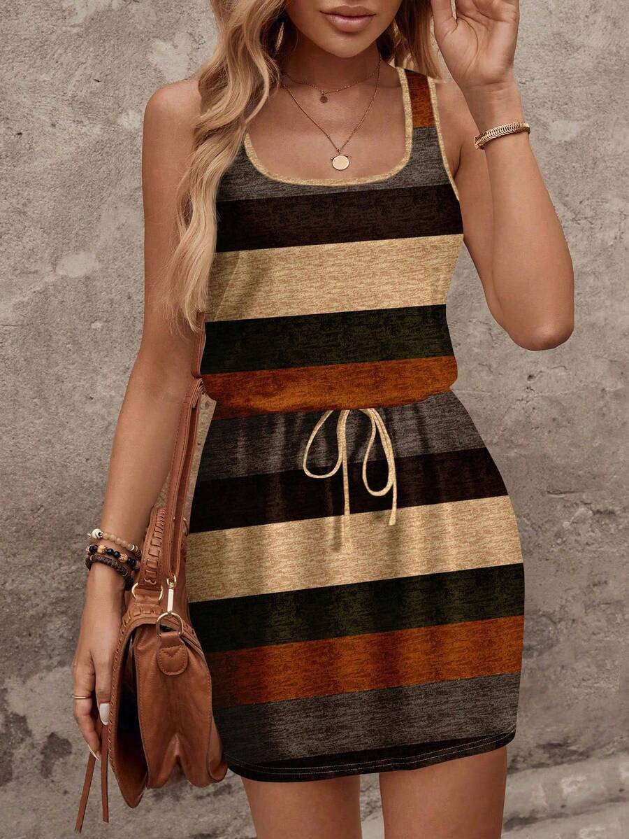Vestido Curto Listrado com Decote U e Costas Abertas - La Lecce