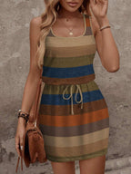 Vestido Curto Listrado com Decote U e Costas Abertas - La Lecce