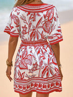 Vestido Curto de Praia com Decote V e Cintura Marcada