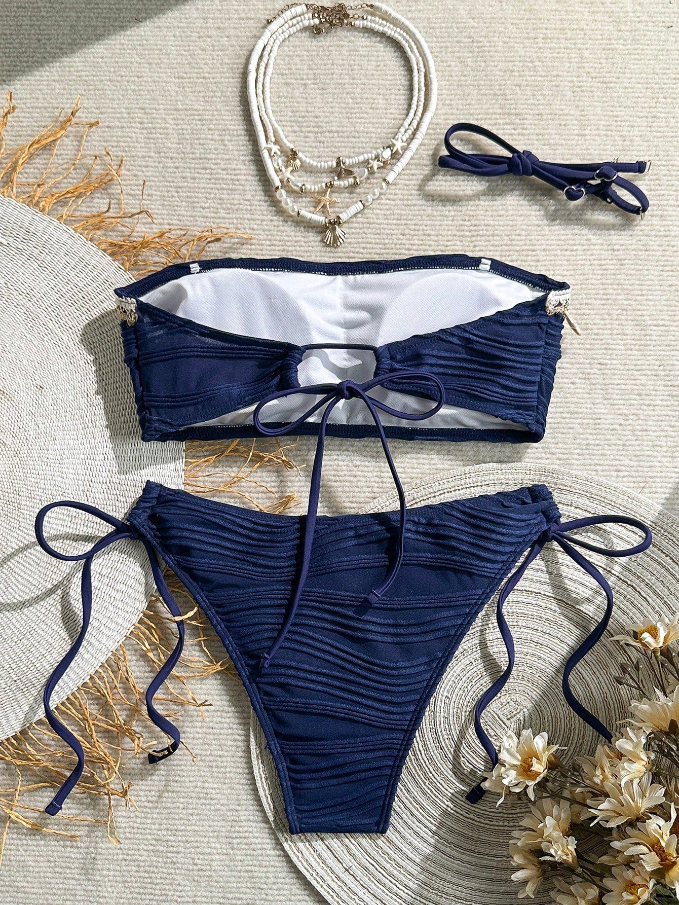 Biquíni Bandeau com Nó Lateral
