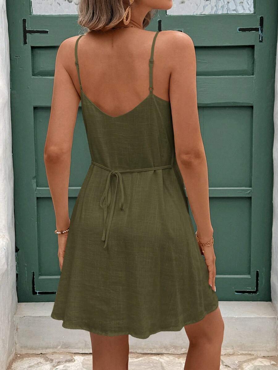 Vestido Curto de Linho com Alças e Botões Frontais - La Lecce