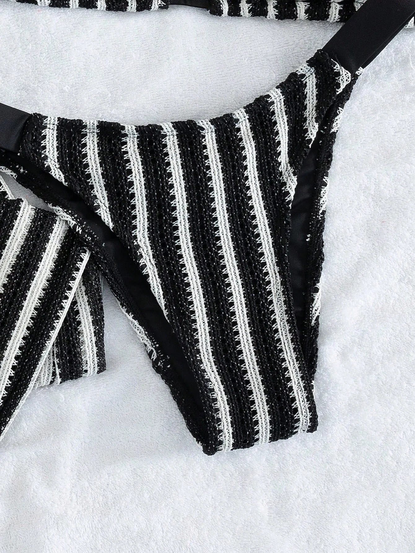 Conjunto de Biquíni 3 Peças Listrado com Top Frente-Única