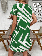 Vestido Curto Estilo Camiseta com Estampa Geométrica - La Lecce