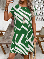 Vestido Curto Estilo Camiseta com Estampa Geométrica - La Lecce