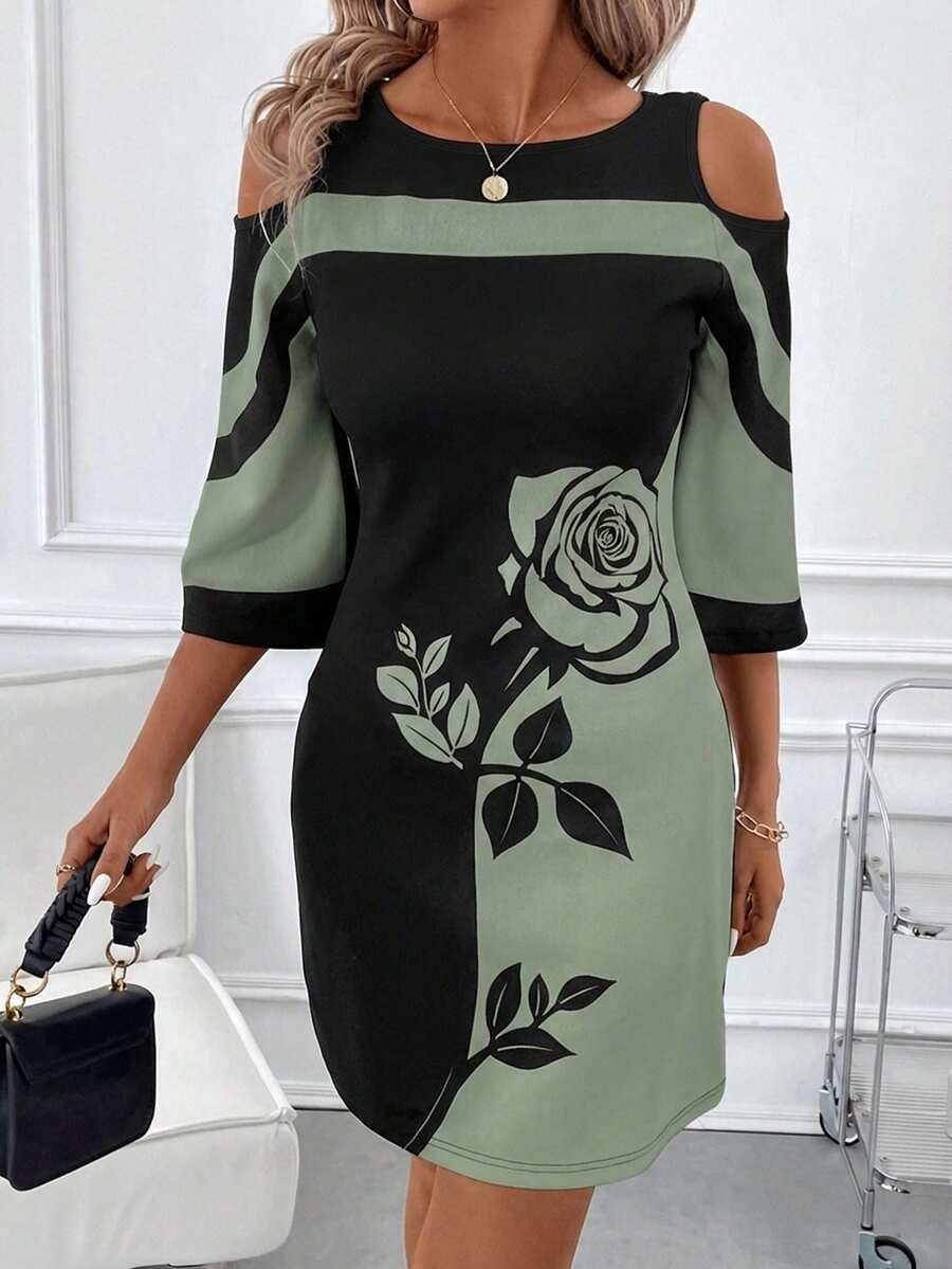 Vestido Curto Decote Canoa com Estampa Floral - La Lecce
