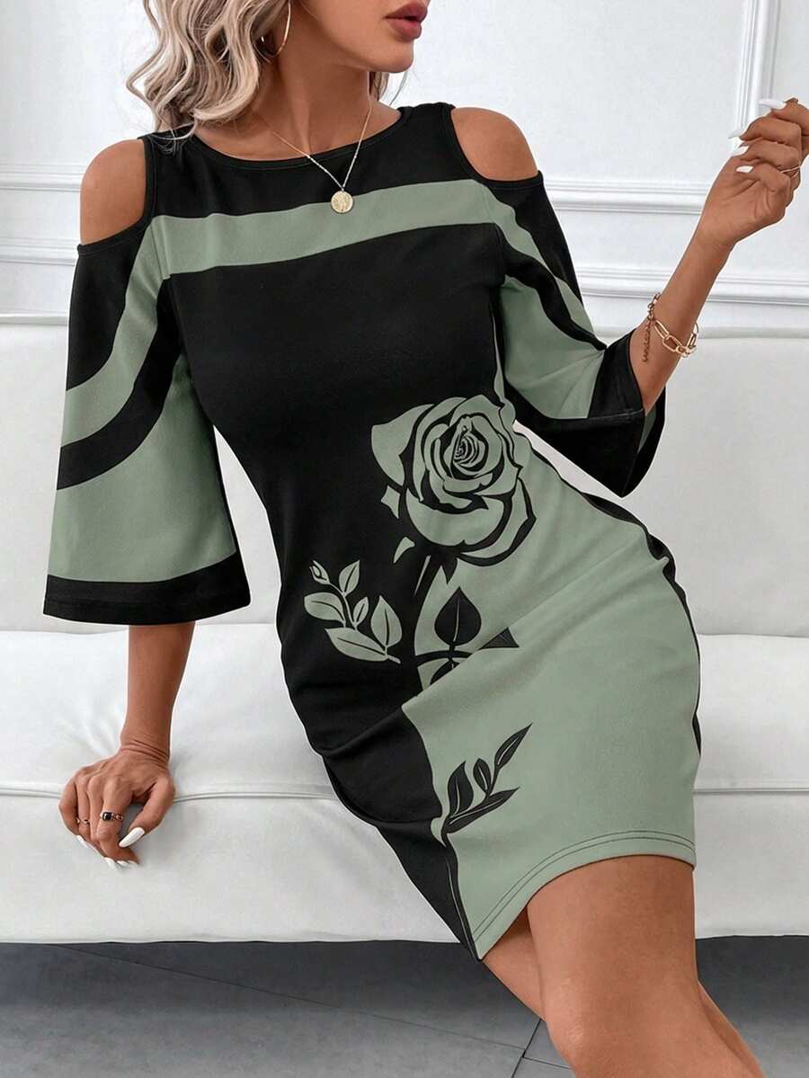 Vestido Curto Decote Canoa com Estampa Floral - La Lecce